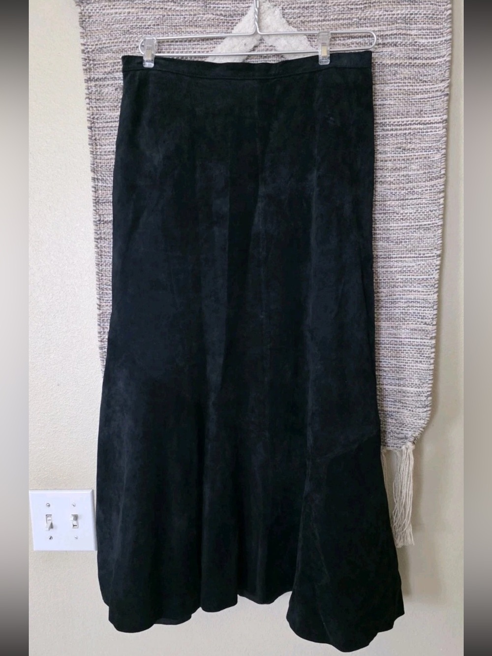 Vintage Chicos Size 8 Black Faux Suede Midi Skirt Flared A-Line Stretch Waist